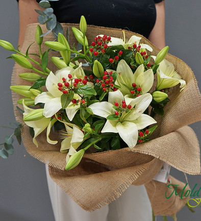 Bouquet of lilies in fabric photo 394x433